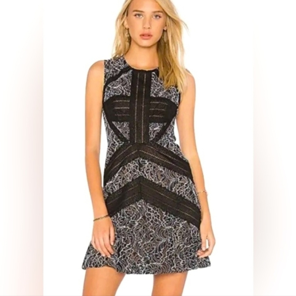 NEW BCBGMaxAzria Tasha Black and White Patterned Mini Dress Size 10